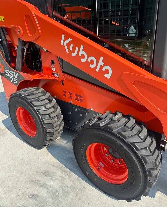 2023 Kubota SSV75 Skid Steer